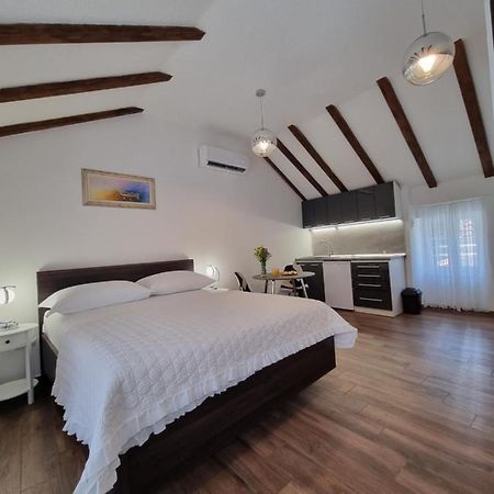 Studio Apartment Rosalie سبليت المظهر الخارجي الصورة
